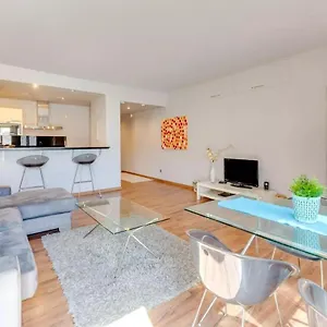 https://chic-designer-apartment.1costadelsol.com