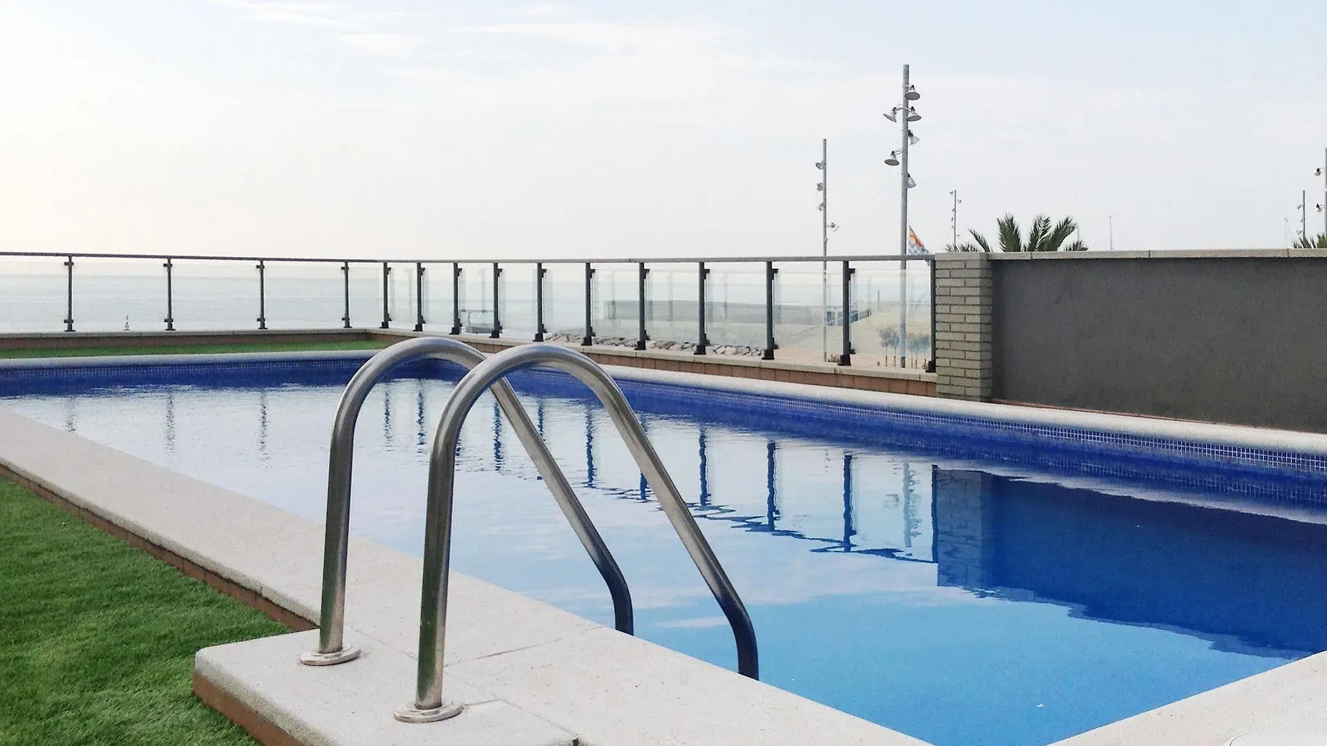 Alcam Badalona Playa Norte Apartment 0*,